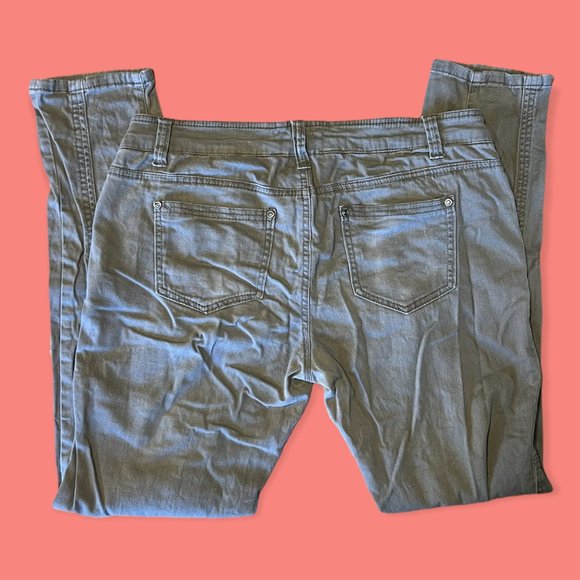 ⭐️ Hot Kiss Cargo Pants ⭐️ - Picture 3 of 7